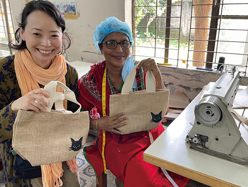 【エイブル・アート・カンパニー】海外の生産者との協働